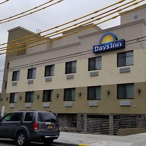 Days Inn By Wyndham Brooklyn Marine Park